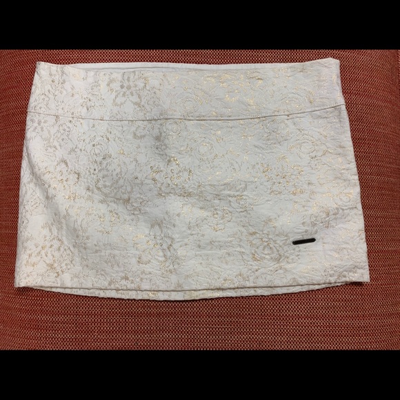 Abercrombie mini skirt - Picture 4 of 6